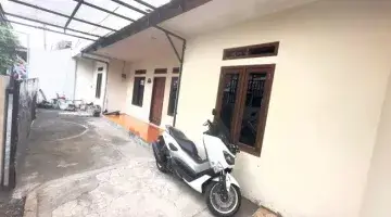 Gambar 5 Rumah 2 Lantai Unfurnished Di Daerah Supratman Bandung