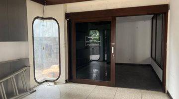 Gambar 3 Rumah 2 Lantai Unfurnished Di Daerah Ciumbuleuit Bandung