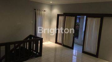 Gambar 5 Rumah with pool semi furnished di Sanur