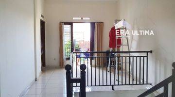 Gambar 4 Turun Harga! Rumah Modern 2 Lantai Semifurnished Di Cihanjuang, Bandung