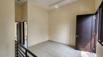 Gambar 3 Dijual Murah Rumah 2 Lantai Jakarta Barat