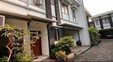 Gambar 1 For Sale Rumah Siang Huni 2 Lantai Dalam Townhouse Di Kemang,  Jaksel