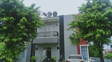 Gambar 1 Disewakan Kost Exclusive 13 Kamar Full Furnished. 2 Lt, Hoek Di Lippo Cikarang. 