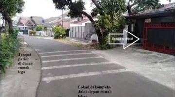 Gambar 3 Rumah 2 lantai posisi depan Taman