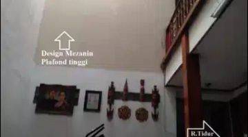 Gambar 5 Rumah 2 lantai posisi depan Taman