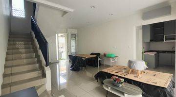 Gambar 1 Rumah Murah Bagus Full Furnished 2 Lantai Di Summarecon