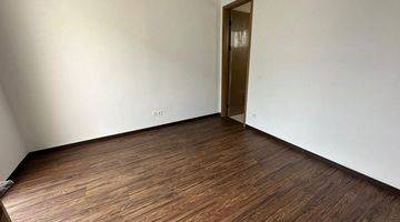 Gambar 4 Rumah 3 Lantai Baru Unfurnished di Zora Bsd City, Tangerang