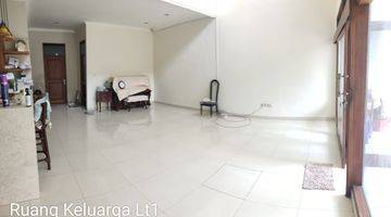 Gambar 2 Rumah 2 Lantai Bagus Semi Furnished di Soekarno Hatta , Bandung