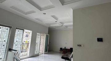 Gambar 4 Dijual Rumah Taman Grisenda Pik 200m² 4+1 BR 2 Lantai