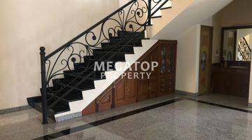 Gambar 3 Rumah Mewah 3lt di Sektor 1e Gading Serpong Semi Furnished