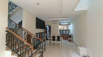 Gambar 1 Rumah 2 Lantai Bagus Furnished SHM di Pulomas Raya, Jakarta Timur