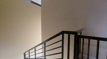 Gambar 4 Disewakan Rumah 2 Lantai Semi Furnished Dalam Cluster Grandwisata Bekasi