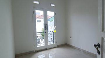 Gambar 1 Tebet Barat Rumah Brand New 2 Lantai Minimalis Modern SHM