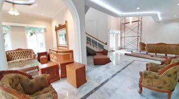 Gambar 3 Mega Kuningan Jakarta, Stunny And Elegan Classic House 4bedroom