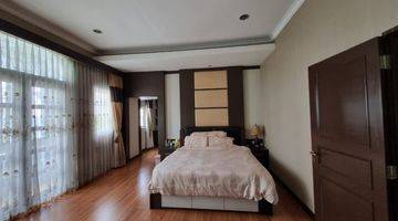 Gambar 4 RUMAH SIAP HUNI DI FLORENCE PIK 2,5 LANTAI, FURNISHED