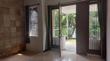 Gambar 4 Rumah Disewakan Di Perumahan Elite Villa Duta, Furnished