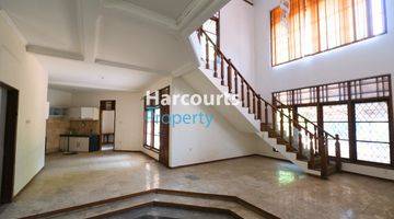 Gambar 4 Dijual Rumah Klasik Area Pondok Indah