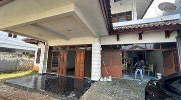 Gambar 2 Sdy, Dijual Rumah 2 Lantai Bagus di Jalan Flamboyan, Cipete 