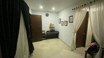 Gambar 1 Rn Dijual Rumah 2 Lantai Bagus di Cluster Linea