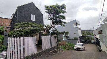 Gambar 1 Dijual rumah 2lantai sdh renovasi The Green Padasuka Bandung