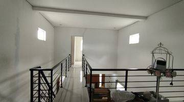 Gambar 5 Dijual rumah 2lantai sdh renovasi The Green Padasuka Bandung