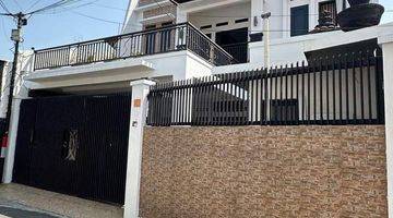 Gambar 1 Dijual Cepat Rumah 2 Lantai Modern Minimalis Kondisi Lux Semi Furnished Shm