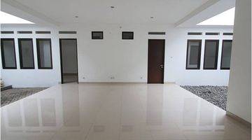 Gambar 1 Rumah Baru Unfurnished SHM di Batununggal Indah Vii, Bandung