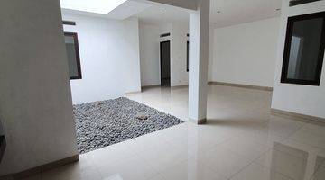 Gambar 5 Rumah 2 Lantai Baru Unfurnished SHM di Batununggal Indah Vii, Bandung