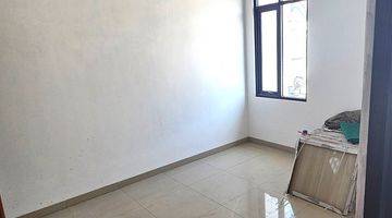 Gambar 3 Rumah 2 Lantai Baru Unfurnished SHM di Villa Cemara Cikoneng, Bandung