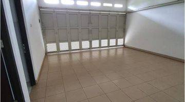 Gambar 5 Rumah Baru Unfurnished SHM di Batununggal Indah Vii, Bandung