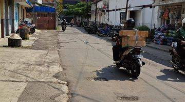 Gambar 5 Ruang Usaha atau Gudang Luas di Gang Durman Sudirman