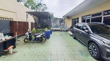 Gambar 3 Rumah Hook Pinggir Jalan Raya di Jl. Kejaksaan Pondok Bambu