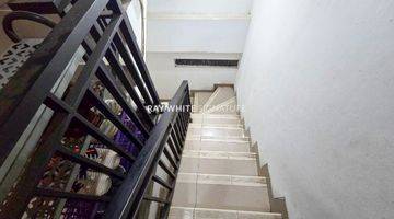 Gambar 3 Kost 3 Lantai di Jl. Tiong Karet Kuningan Cocok Untuk Investasi