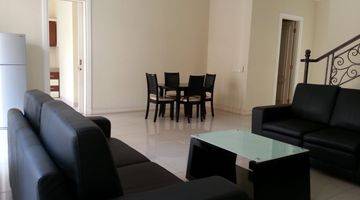 Gambar 5 Rumah 2 Lantai Bagus Semi Furnished di Premier Golf Residence