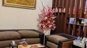 Gambar 1 Rumah 3 Lantai Bagus Semi Furnished Cluster Modernland Tangerang