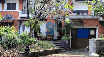 Gambar 1 Rumah 2 Lantai SHM di Baliview Cirendeu, Jakarta Selatan. Hen