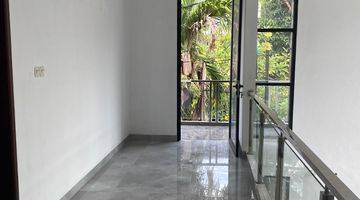 Gambar 3 Rumah 3 Lantai Brand New SHM di Bintaro Sektor 9, Tangerang Selatan. Sel, Fit, Hen, Rm