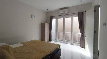 Gambar 4 Rumah Murah 2 Lantai Minimalis Modern Semi Furnished Siap Huni Dekat Pasar Modern Di Woodland Citraland Surabaya Barat