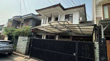 Gambar 1 Rumah 2 Lantai Bagus di Kebayoran Baru