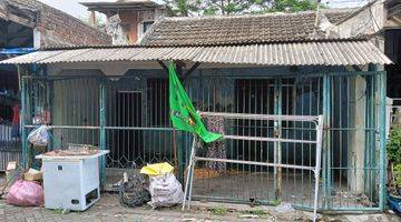 Gambar 1 Rumah lama hitung tanah di Pondok Benowo indah 