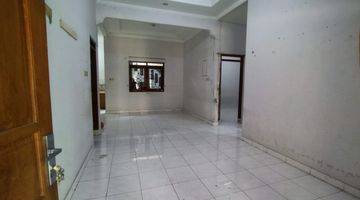 Gambar 2 Dijual Rumah 2 Lantai SHM di Tegal mulyo