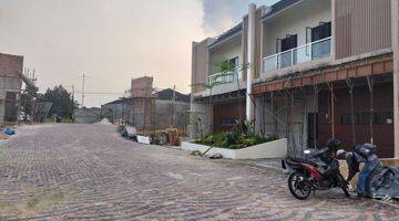 Gambar 2 Rumah 2 Lantai Tengah Kota jl.Arifin Ahmad