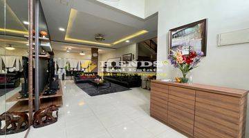 Gambar 4 Rumah Cantik 3 Lantai Full Renovasi Di BELLAVISTA Batam Centre