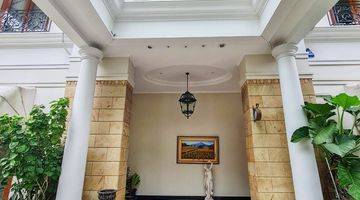 Gambar 2 Luxury House Fully Furnished
at Menteng SHM Rumah Bagus