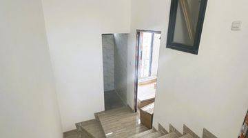 Gambar 2 Dijual Rumah Baru 2 Lt Split Level Minimalis Modern Tengah