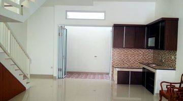 Gambar 4 Rumah Dijual Sektor 8B Gading Serpong Siap Huni Minimalis 2 Lantai Full Canopy 
