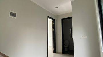 Gambar 3 Rumah Baru 2 Lantai Harga Bu di Fedora Park Suvarna Sutera Tangerang Y00247