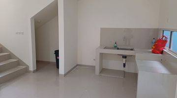 Gambar 3 Rumah 2 Lantai di Cluster Catriona Suvarna Sutera Tangerang 1K8000RZ