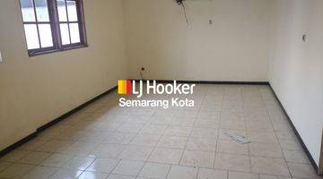 Gambar 1 Bangunan Rumah Cocok Untuk Kantor di Jalan Barito