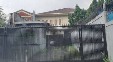 Gambar 5 Rumah di Jl. Cihanjuang 2 Lantai Bagus